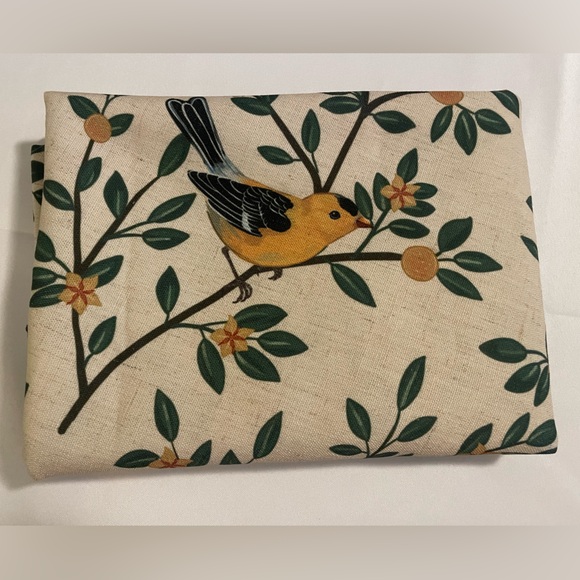 Patdrea Designer Floral Linen Table Cloth Round 67" - Picture 4 of 5